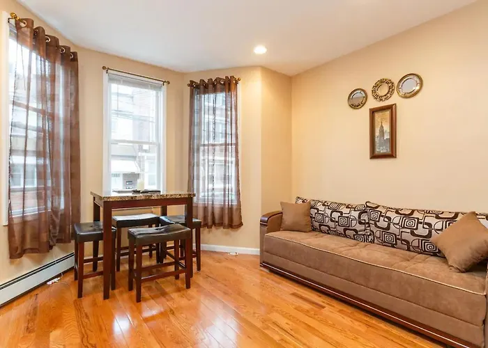 Nice Apartment 10 Min Ny